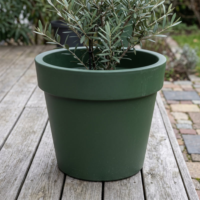 Flüssiggummi Grün RAL 6005 — gestrichene Gartentöpfe