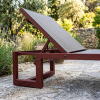 Flüssiggummi Rotbraun RAL 3009 — Metallrahmen einer Gartenliege