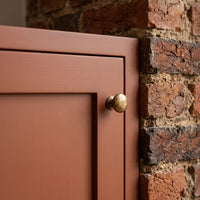 Flüssiggummi Gelbbraun RAL 8004 — Detail an einem Bauernhaus
