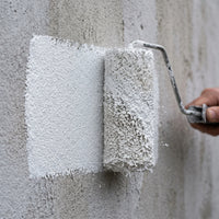 Flüssiggummi Weiß RAL 9003 — Makro: Farbrolle und Oberflächentextur